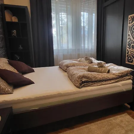 Ella At Dom * Σέγκεντ